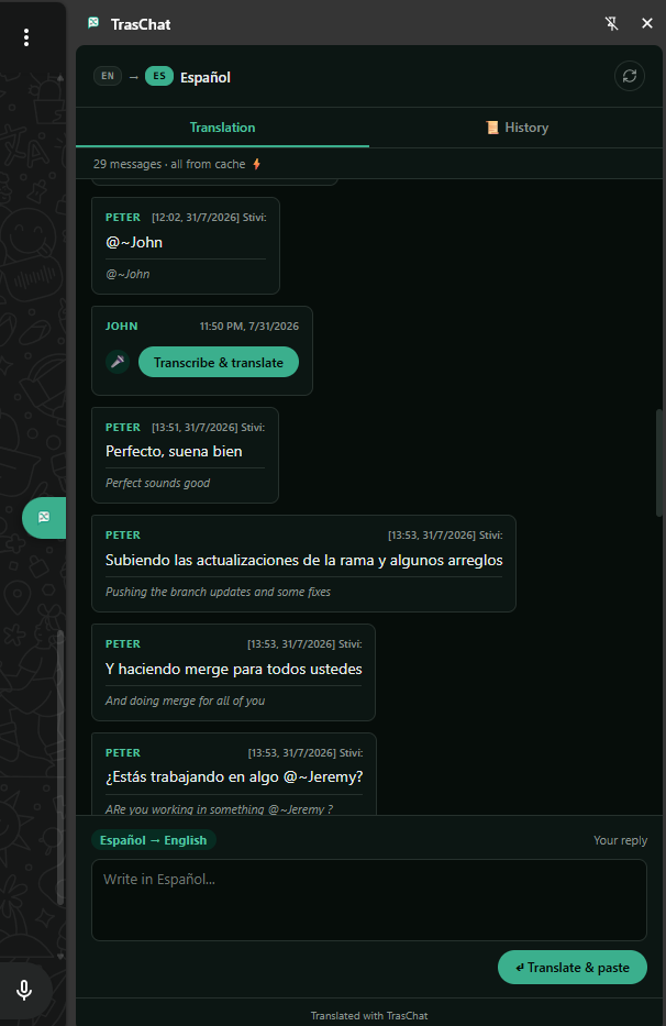 Panel lateral de TrasChat traduciendo una conversación de WhatsApp Web en vivo